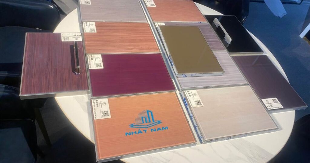 Chọn Màu Kính Cho Tủ Bếp Nhôm Kính Theo Phong Thủy