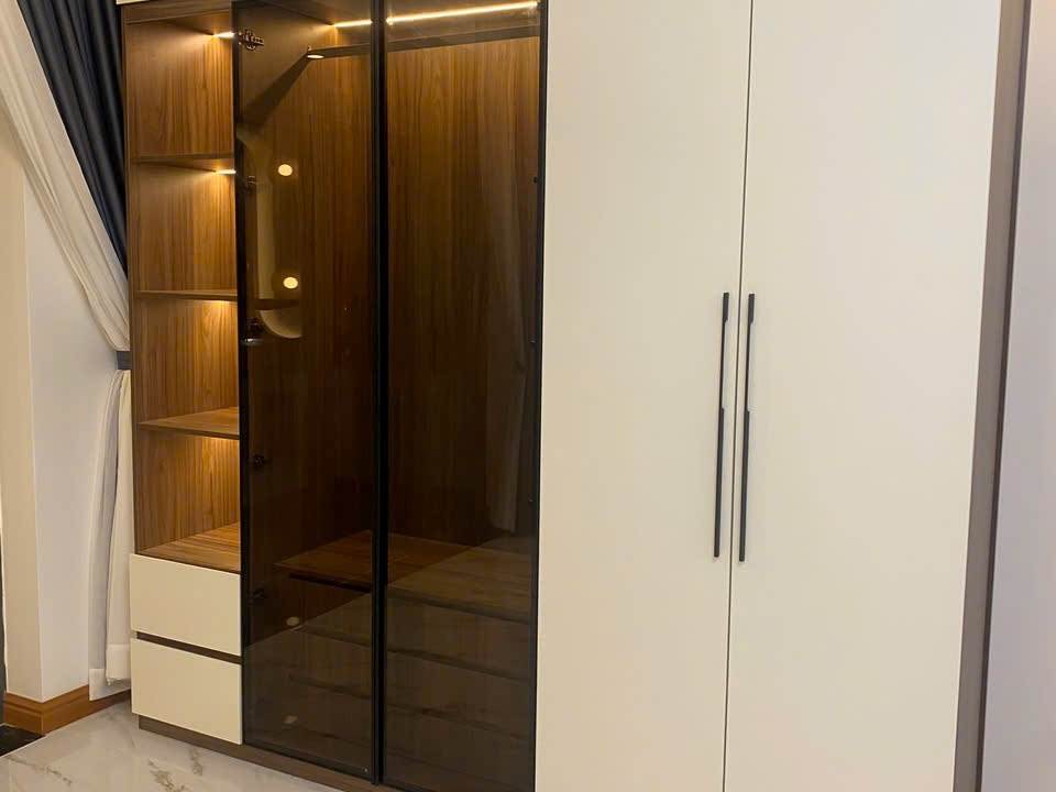 Tổng Hợp Mẫu Tủ Quần Áo Cánh Kính Cửa Trượt Sang Trọng, Hiện Đại