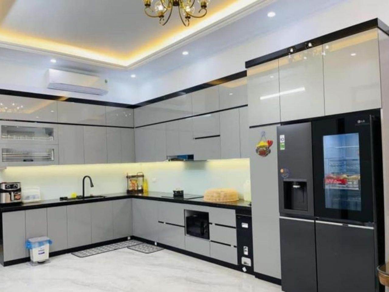 Tủ Bếp Nhựa Cánh Kính