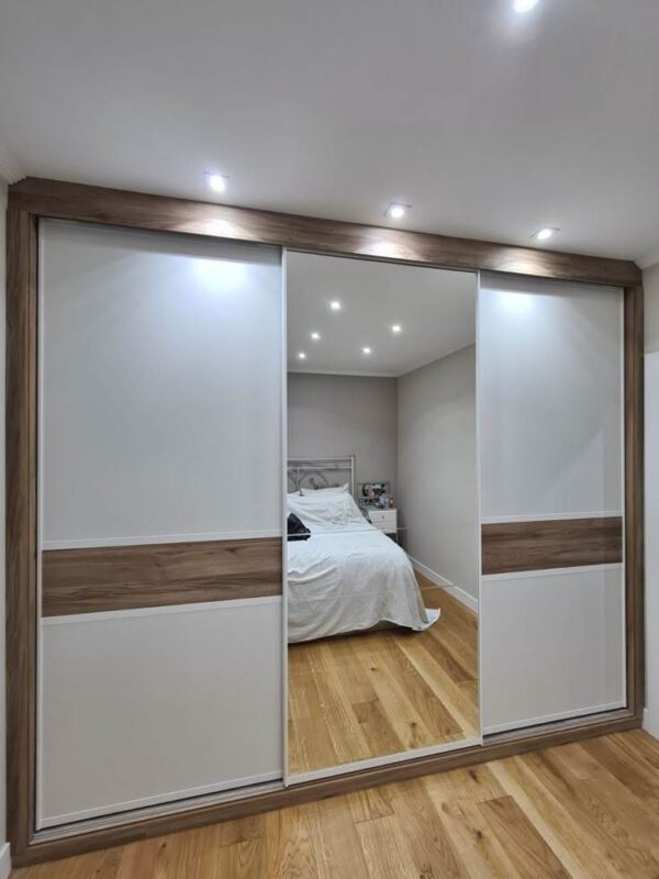 Tủ Gỗ Âm Tường