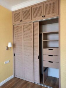 tu_quan_ao_nhom_am-_tuong_Nhat_Nam02.jpg Tủ Quần Áo Âm Tường Nhôm Kính