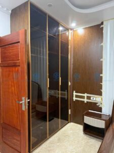 tu_quan_ao_nhom_canh_kinh_cuong_luc_Nhat_Nam10.jpg Tủ Quần Áo Nhôm Cánh Kính Cường Lực