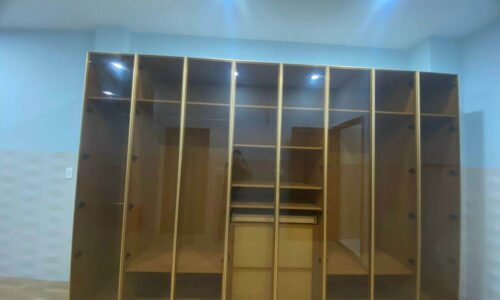 Tủ Quần Áo Nhôm Kính Vân Gỗ