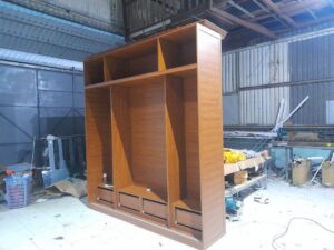Tủ Quần Áo Nhôm Kính Vân Gỗ