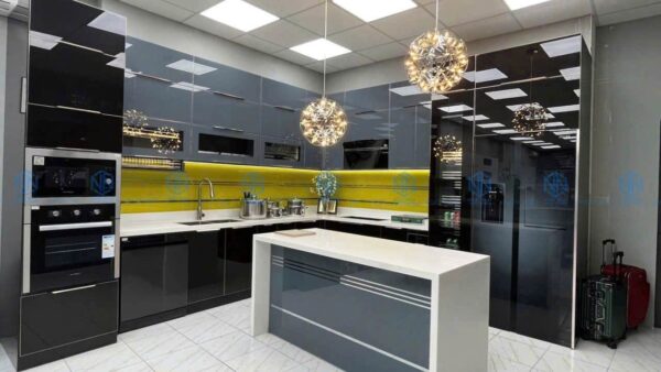 Tủ Bếp Khung Inox Cánh Kính Sơn Màu 