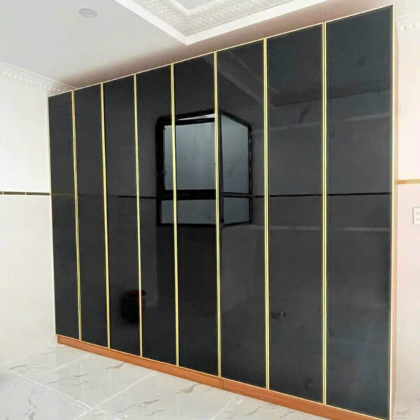 Tủ Quần Áo Kịch Trần